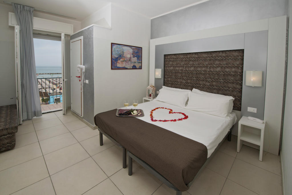 Hotel Garden كاتوليكا الغرفة الصورة
