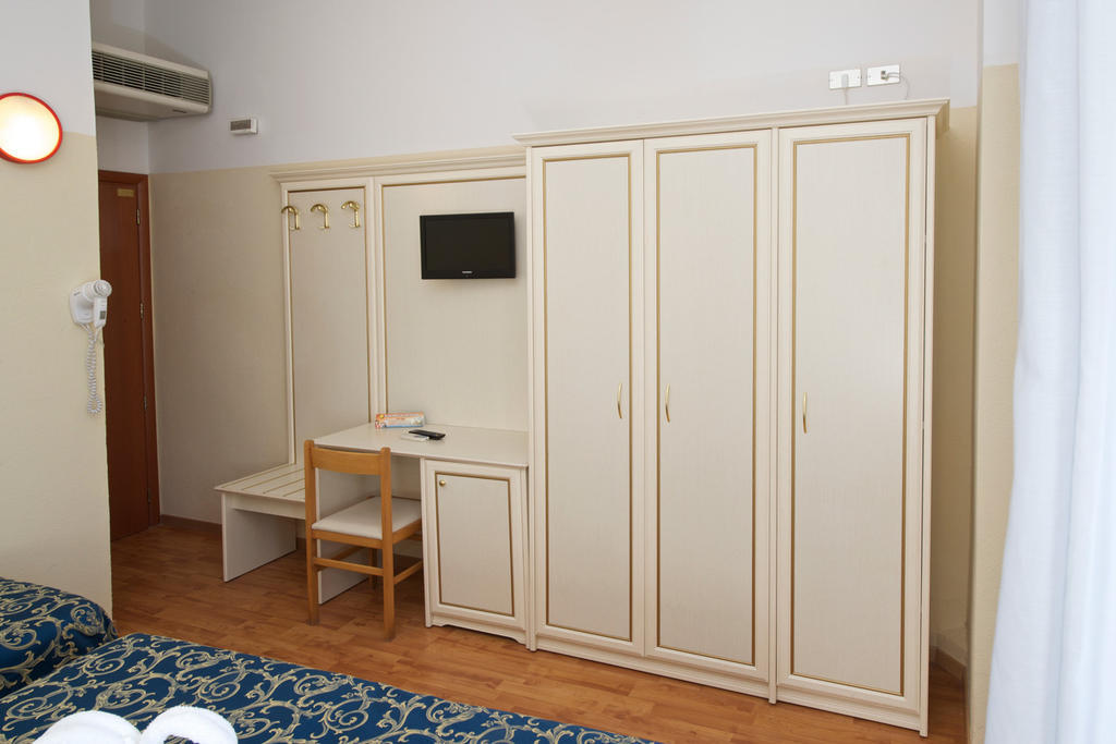 Hotel Garden كاتوليكا الغرفة الصورة
