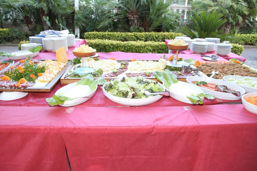 Hotel Garden كاتوليكا المظهر الخارجي الصورة