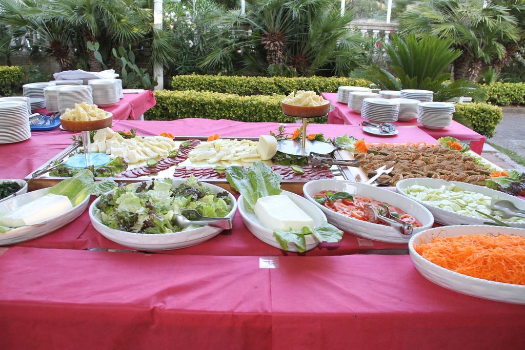 Hotel Garden كاتوليكا المظهر الخارجي الصورة