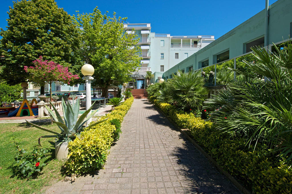 Hotel Garden كاتوليكا المظهر الخارجي الصورة